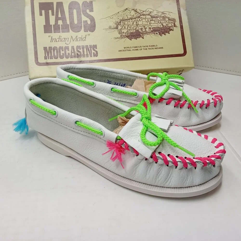 Footwear Taos Indian Maid Moccasins Style 526 Child size-2 White Leather New-IB